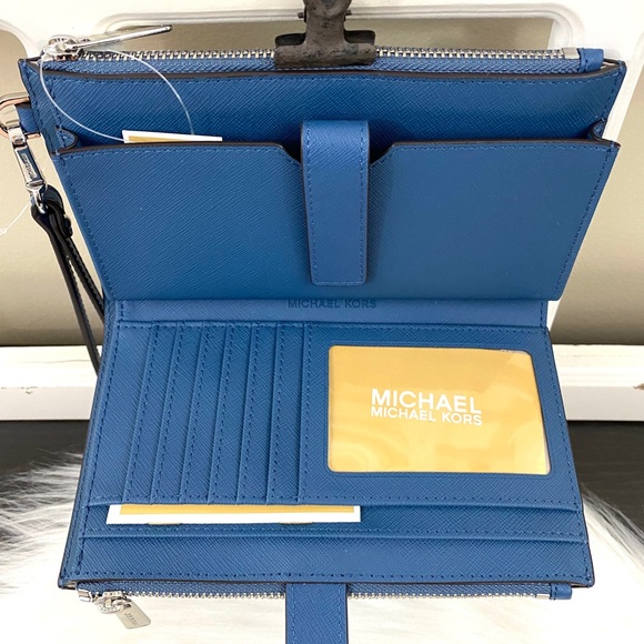 Michael Kors Jet Set Travel Double Zip Wristlet - Picture 6 of 9